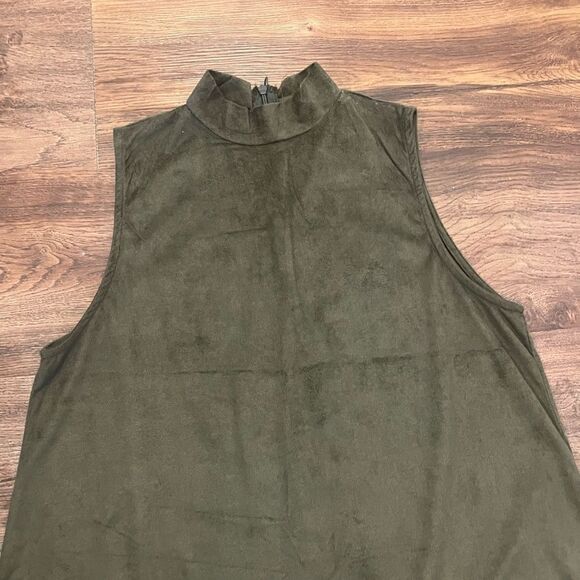 Sun & Shadow Green Suede High Neck Tank Top - Picture 5 of 8